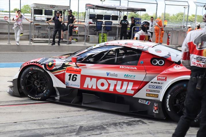 ^CEu[̃`ET[LbgŊJÂꂽASUPER GT4EOS Kiss MgĂ݂܂