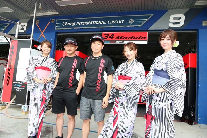 EOS Kiss MɁuEF-S15-85mm F3.5-5.6 IS USMvY𑕒ĎBe