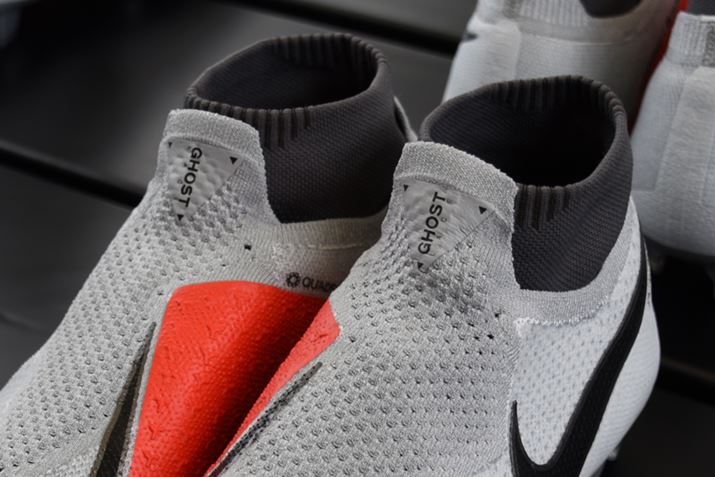 vĆAV[[XAbp[̉ɉB̂ŁA̍bɉʂ̂ȂŋʂLmۂł