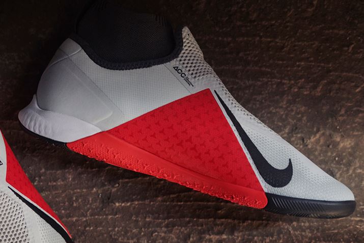 tbg{[V[Yɏ߂āuiCL ANgv𓋍