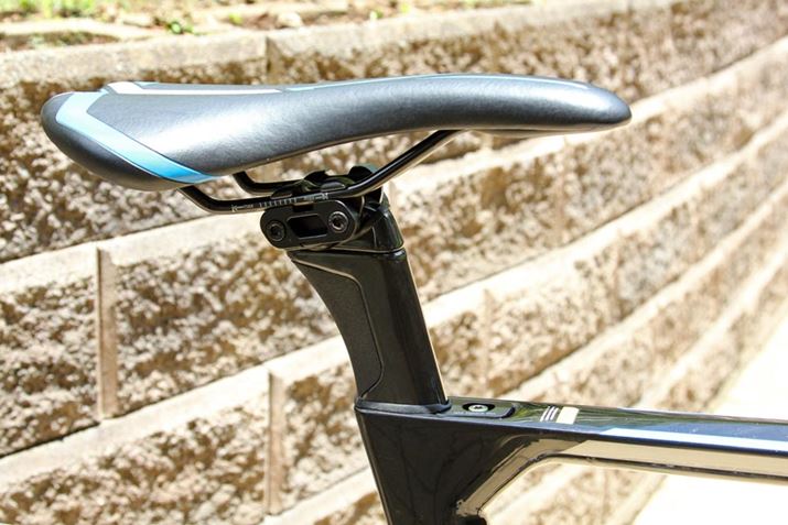 �V�[�g�|�X�g�̌���ɐU���z���f�ނ����ڂ���Ă���A�̂ɓ`���U�����ɘa���Ă����