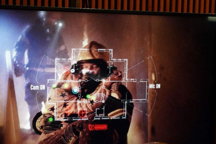 �t�B�[���h�}�b�v�ȂǁA�T�o�Q�[�ŕK�v�ȏ���HUD�ɕ\��