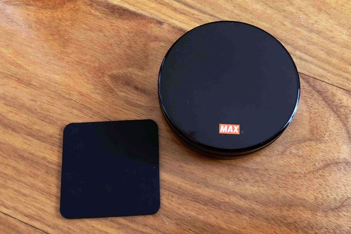 pbP[W̒ɂ͖{̂ƕʂɁA}bgiǂjĂ܂