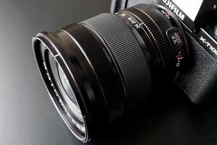 Y[O񂵂ĂYS͕ωȂCi[tH[JX̗p