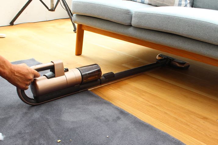 {̂y^bƐQ邱Ƃ\I 6cm̏ꏊ܂ŃRpNgȃwbhiđ|ł܂