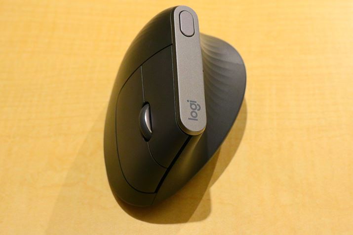 �㕔�̃{�^���ŃJ�[�\�����x��؂�ւ�����