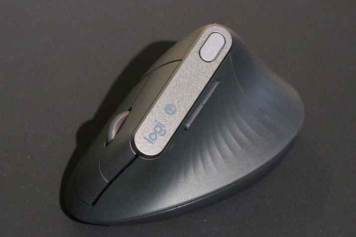 �A�[�����`�F�A���w������Ƃ��炦��A���W�N�[���ƃn�[�}���~���[�̃_�u�����S���胂�f��