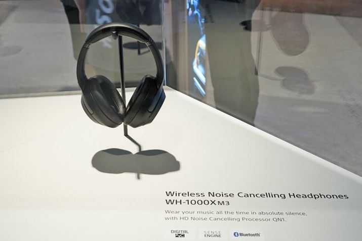 IFA 2018�̃\�j�[�u�[�X�œW�����ꂽ�uWH-1000XM3�v�i�u���b�N�j