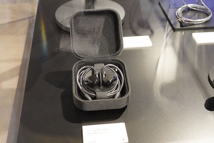 �P�[�X���ł̓W���ƂȂ����uIER-M9�v