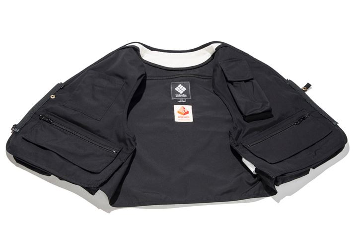 xXg̓ɂ4̃|Pbg𑕔AtBbVOxXgƂďdvȎ[͂