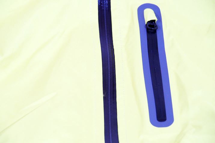 WPbgɂ3Ƀ|PbgA|Pbĝݎ~t@Xi[̗p