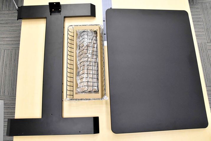 2߂̒i{[́AyfXNA[ȂǁA傫߂̕iĂ