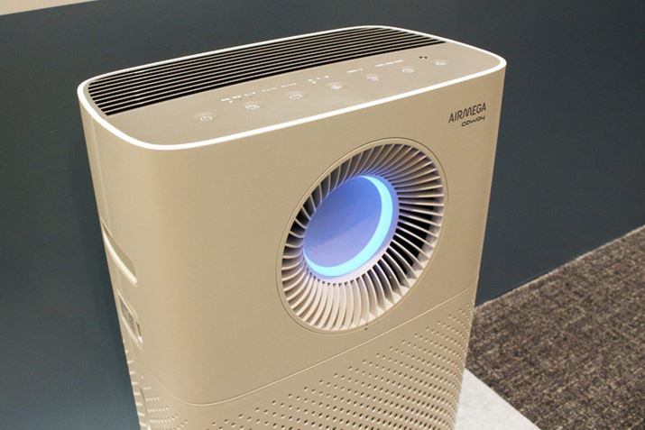 Oʂ畔̋Cz݁AICɍ킹ď㕔ƑOʂ畗o܂