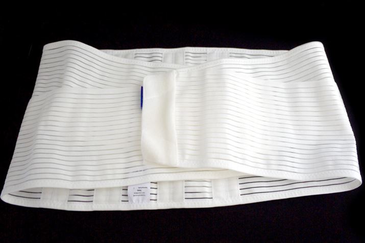 tXE`AkЂ́u8iGCgj{[T|[^[vłB͕\