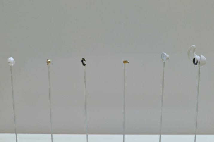 uBOSE NOISE-MASKING SLEEPBUDSv͌̕^