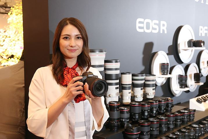 ɃLmtTCY~[XoꂵBfEOS R