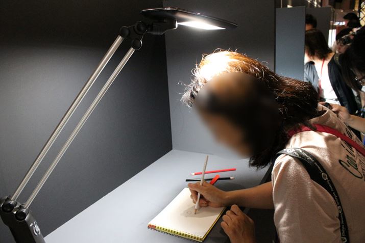 ʓIȃo[^̃fXNCgŎĂ݂ƂAĂ镔ɔZeI