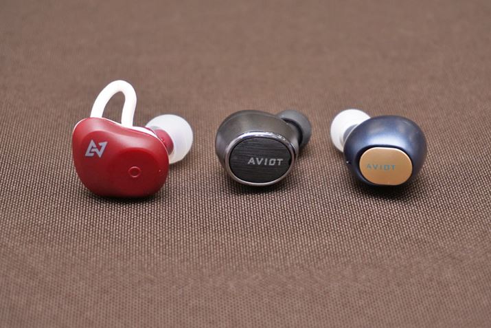 AVIOT̊SCXCzBʐ^uTE-D01avuTE-D01cvuTE-D01bv