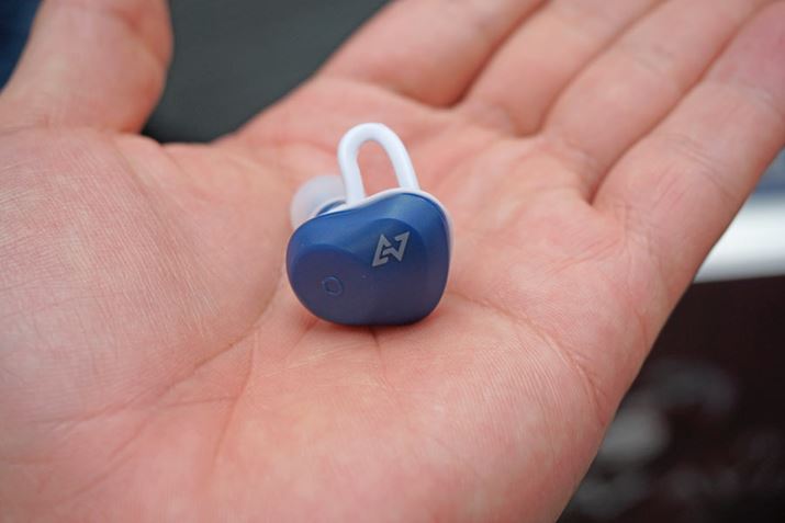 uTE-D01aṽCzB`bv̓NAŔuQCC3001v