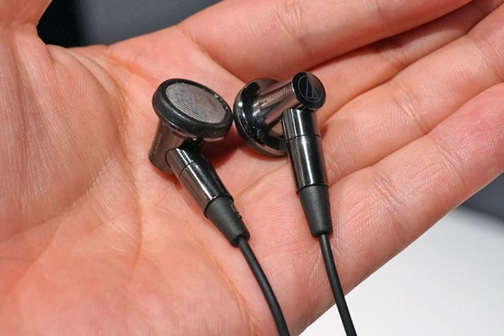 8NԂƂȂI[v^Ci[Cz̃nCGhfƂēoꂵuATH-CM2000Tiv