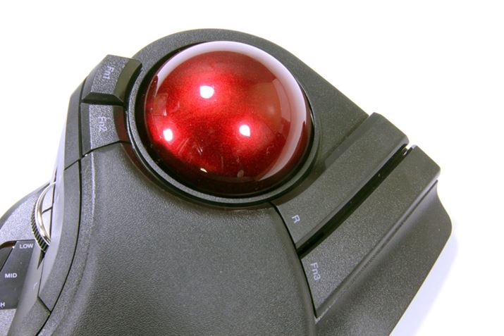 �g���b�N�{�[�����ӂ̃{�^�����C�A�E�g�B�t�@���N�V�����{�^���͂��ׂĂ�����ɔz�u����Ă���