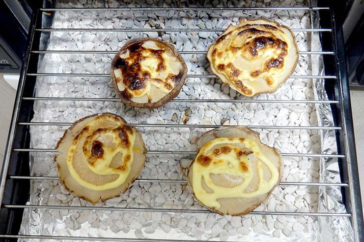 ő̃}ĂAƂԂɏĂĂ߂߂Ⴈ