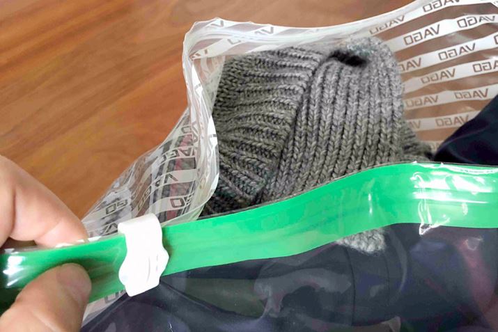 ߗނk܂̒ɓāAt@Xi[߂܂