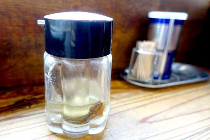 ɂ́Aϊ̊Ð|I ς肵āAɐH~i݂܂