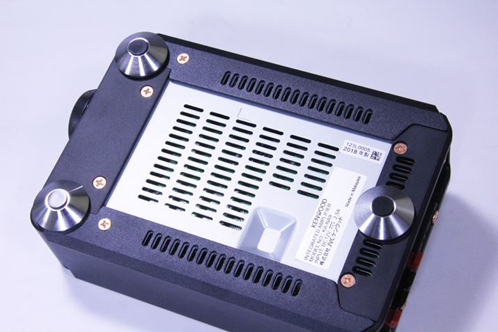 {̒ʂɂ3_x̐^JCV[^[𑕔