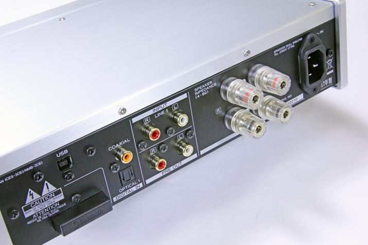 uAI-503v̔wʃC^[tFCXBBluetoothڑp̃AeiɗpӂĂ