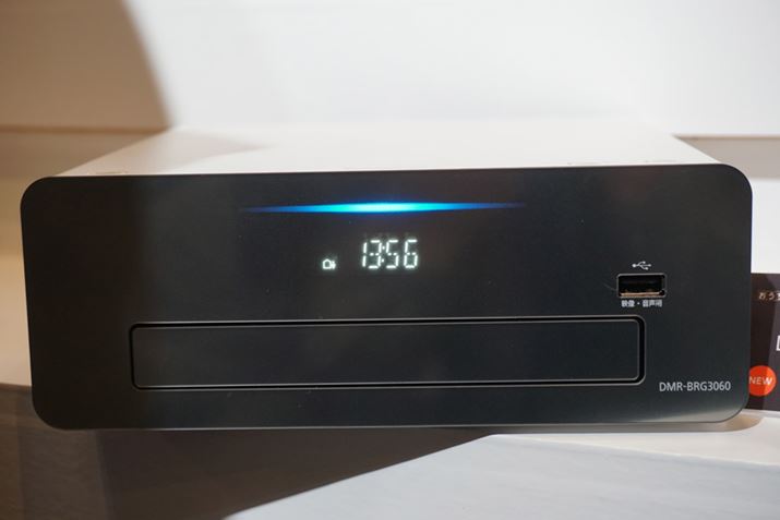 {̑Oʂɐ݂ꂽLEDCWP[^[_łAVʐ^ۑꂽƂɕ