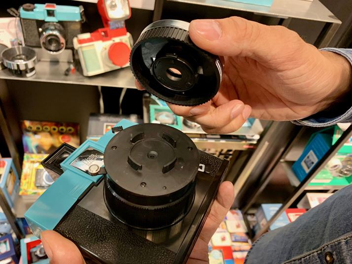 �����Y�͌������ŌZ�탂�f���uDiana F+�v�Ƌ��p�ł��܂��B