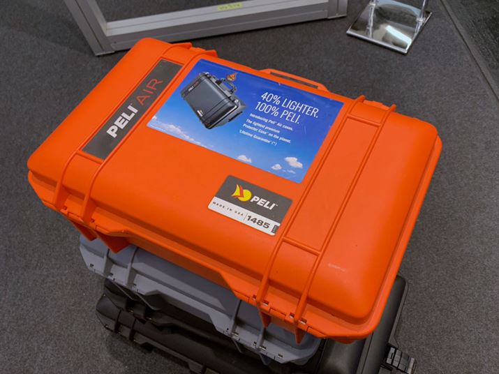 �ϏՌ��A�h�����ɂ����ꂽ�n�[�h�P�[�X