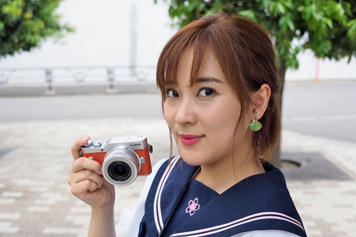 uLUMIX DC-GF10v̏qEP|Cg