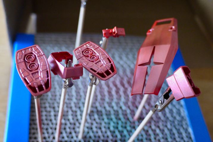 Ԃp[c̏ォ̓hłAVo[ۂN₩