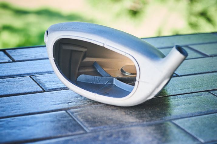 ���̎ʐ^�ł͌����܂��񂪁A�\�[���̃q�[�����ɂ��܂萫�\�̔閧�ł���傫�ȃE�G�[�g���t���Ă��܂��@