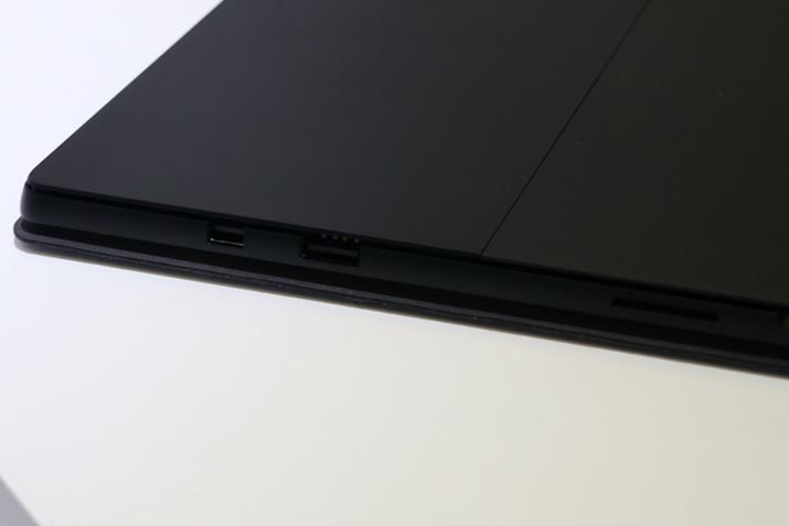 ČɂAUSB|[g̉܂ōFɓhĂ