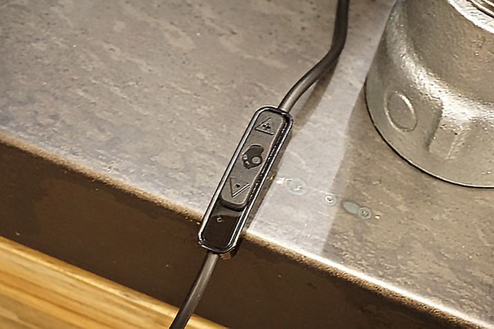 LڑpP[uɂUʂ𖳒iKŃRg[łXChXCb`pӂĂ