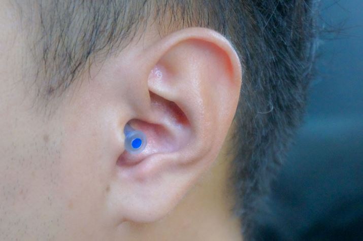 |Cg̃u[J[𑕒Ă邱Ƃ킸Ɏ咣̂́AڗɂfUCł