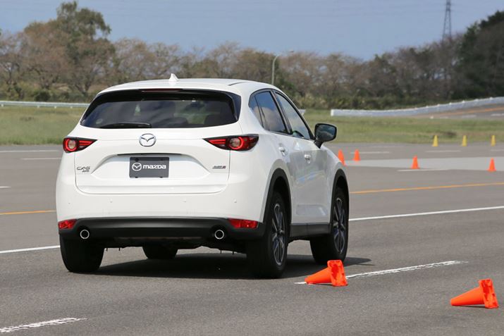 GVCvX̎ԂŁA_u[`FWeXg̗lqB