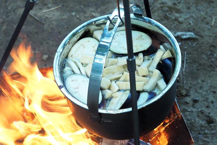 ȂA̒̓J[BaJ[ۂ̂Ă̂ŁAŏɐHނƐAȃfĉM