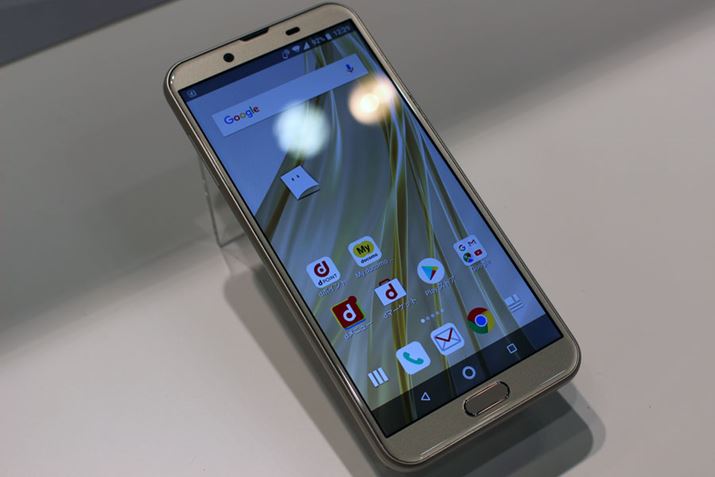 IGZOt͗s̏cɂȂA𑜓xtHD1080×2160tHD+ɌサĂ