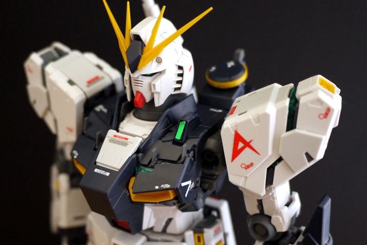 Ƃ΁u˃K_vł́AɂȂTCRt[̘IoWJȂǓƎ̃fUCĂ܂