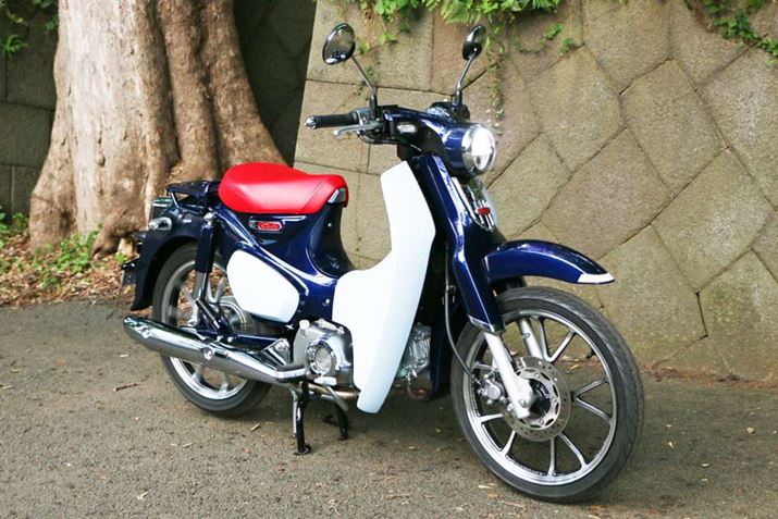 �Z�W�͈قȂ���̂́A�X�[�p�[�J�u C125�̔z�F��C100��f�i�Ƃ�����g��×�ԁh�B���F�́A������ۂ�