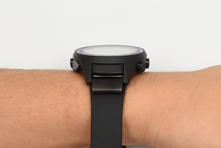 wbȟ݂́A12.5mmBdʂ̓wbhP̂40gAuwena wrist activevƍ킹80.9g