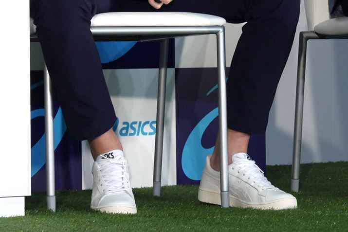 CjGX^I肪jtH[ɒւOɗĂXj[J[