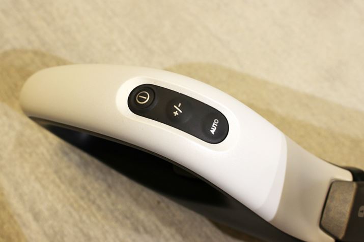 ʃf݂̂ɓڂuAUTO[hv́Aɍ킹ċz͂ŒĂ܂