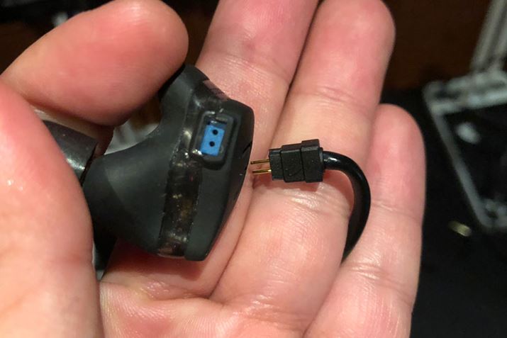 �uTalon 2pin�R�l�N�^�[�v�ƌĂ΂��2�s���^�C�v�̃��P�[�u���ɑΉ�