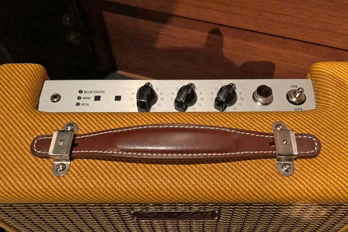 �L�������O�n���h����C���^�[�t�F�C�X�̃f�U�C�����uMONTEREY�v����ύX