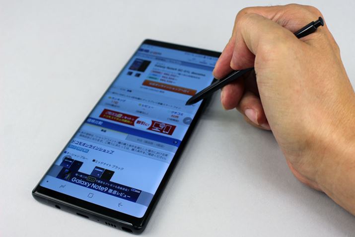 Samsung Galaxy Note 9 のレンダリングにはデュアル背面カメラとヘッドフォン ジャックが表示されます